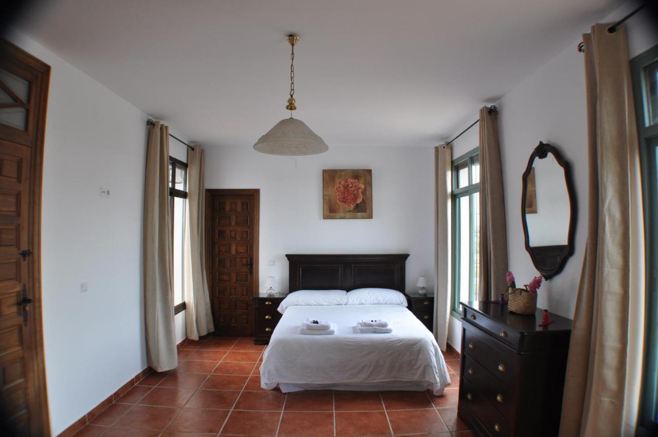 Villa Cortijo La Amazona à Séville Extérieur photo