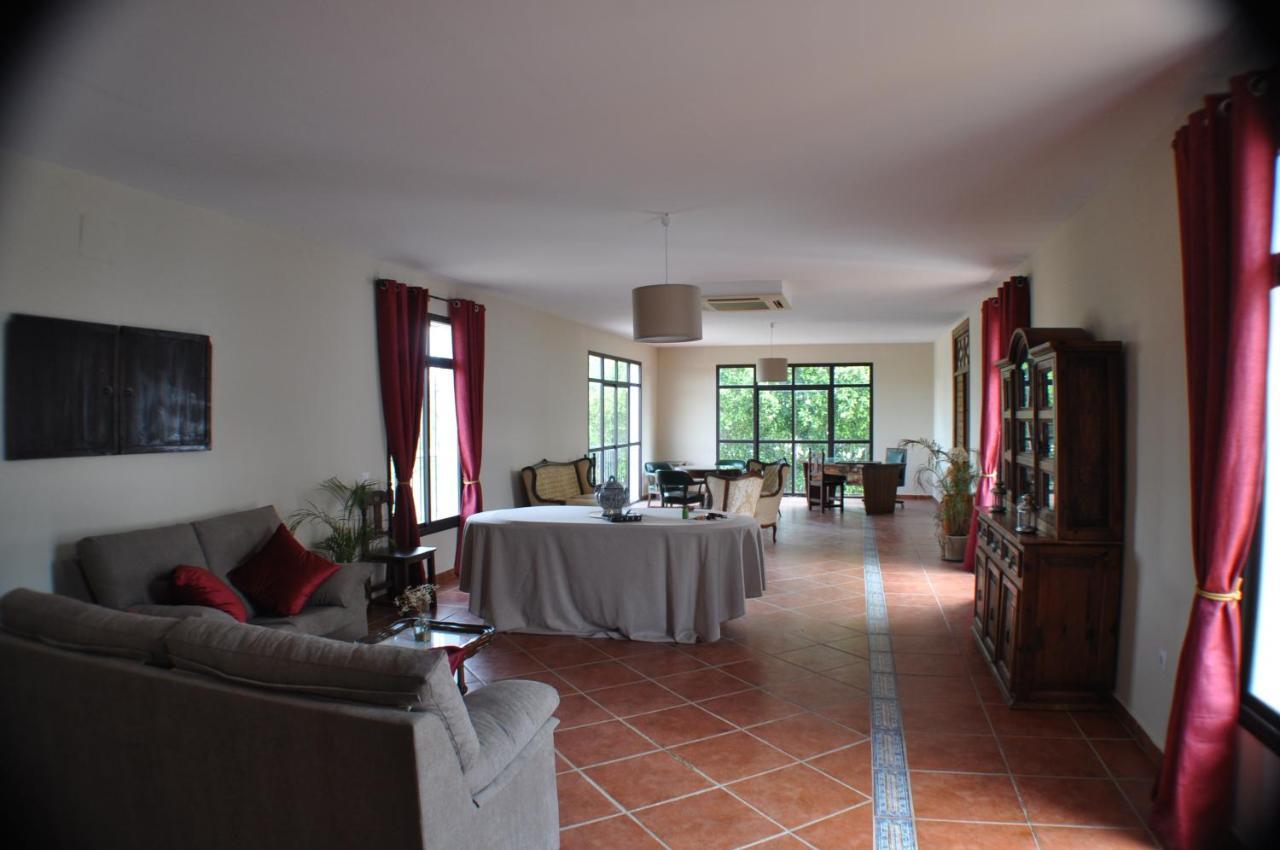 Villa Cortijo La Amazona à Séville Extérieur photo